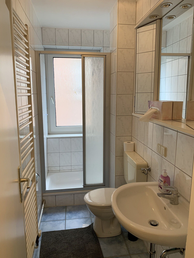 Bathroom 3, City Studio Apartment, Bremerhaven