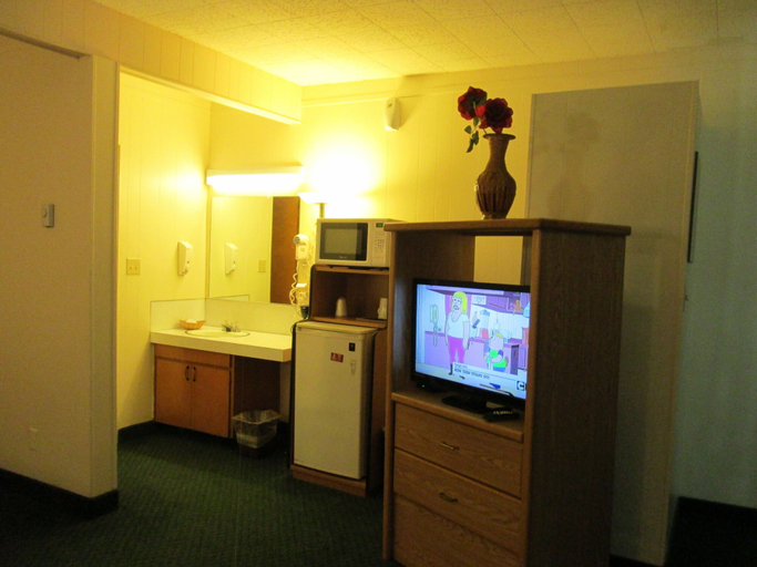 Others 5, Town House Motel Inc, Cowlitz