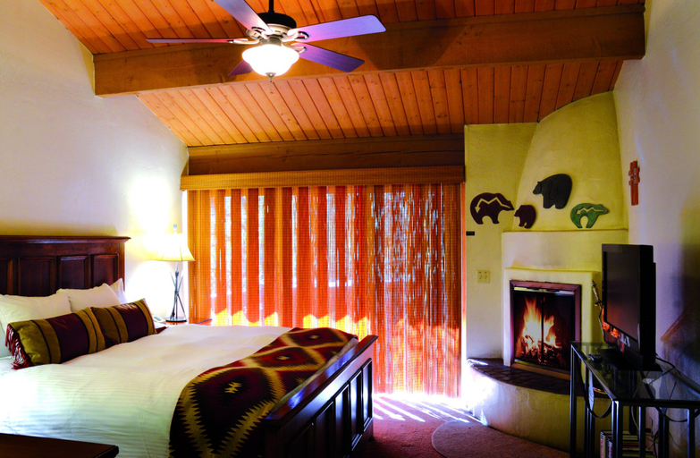 Bedroom 2, Junipine Resort, Coconino