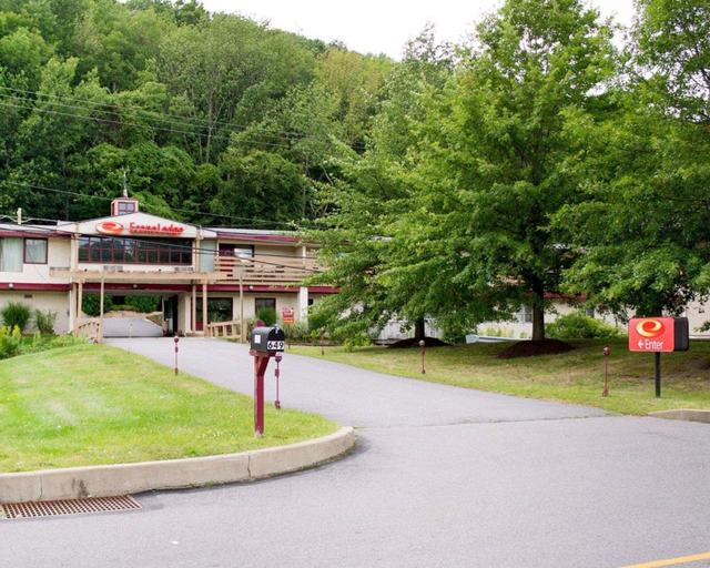 Exterior & Views 1, Econo Lodge Clarks Summit - Scranton, Lackawanna