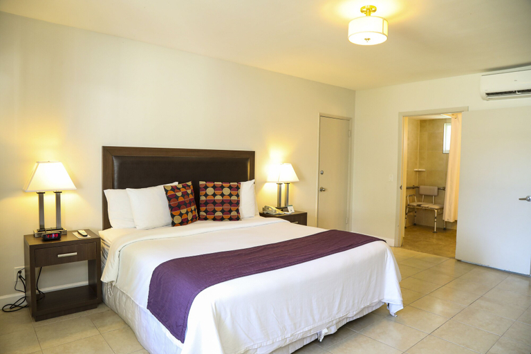 Bedroom 3, Collins Hotel, Miami-Dade