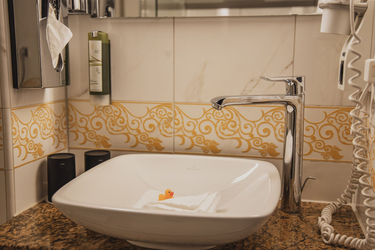 Bathroom 5, Hotel Residenz Passau, Passau