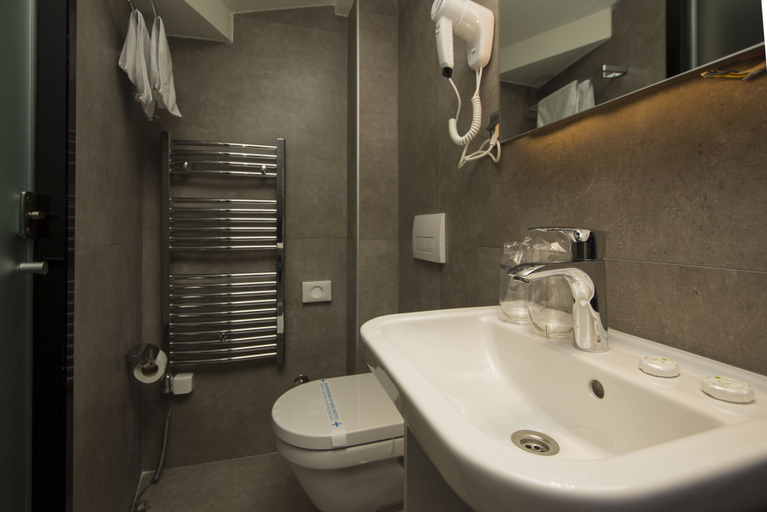 Bathroom 3, Garni Hotel Boutique 25h, Niš