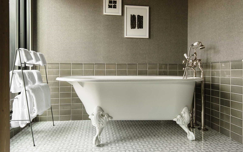 Bathroom 4, The Charmant Hotel, La Crosse