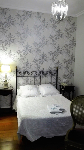 Bedroom 4, Le Petit Paris, Sevilla
