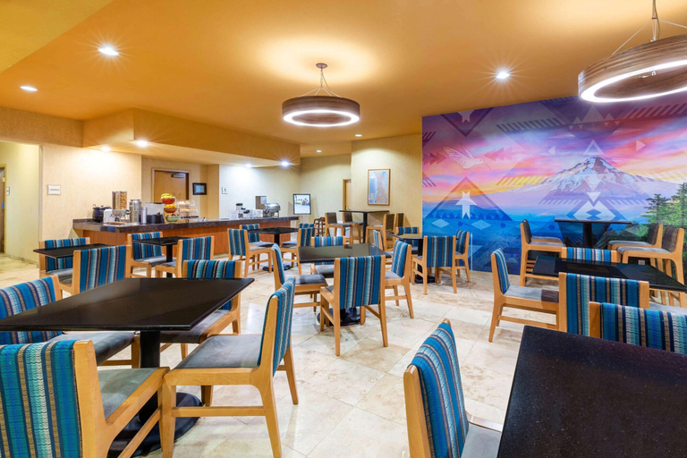 Food & Drinks 5, La Quinta Inn & Suites by Wyndham Vancouver, Clark