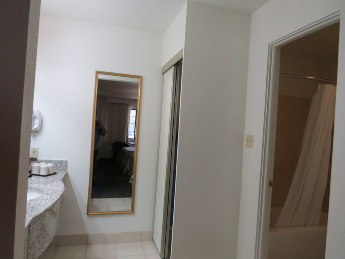 Bathroom 4, Days Inn by Wyndham Grand Junction, Mesa