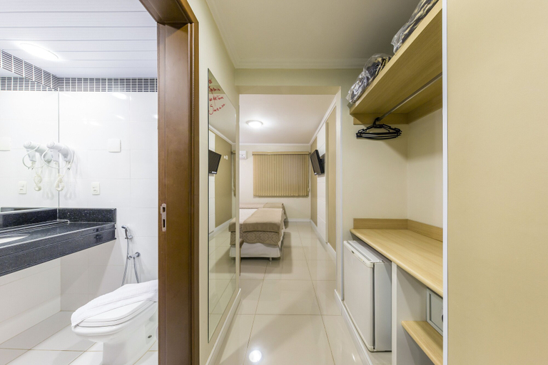 Bathroom 5, Thomasi Hotel Londrina, Londrina