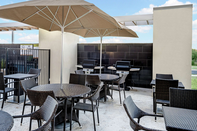 Food & Drinks 5, Home2 Suites by Hilton Austin Airport, Travis