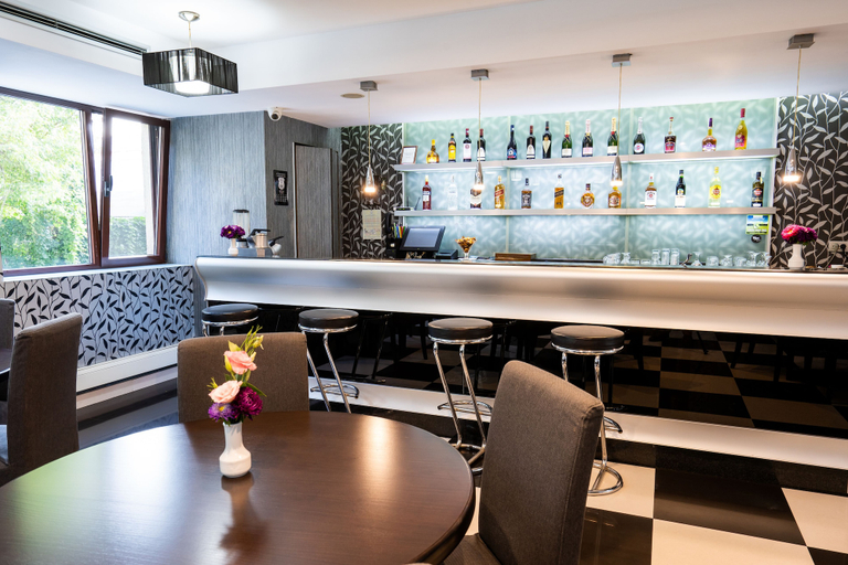 Food & Drinks 5, Parliament Hotel, Municipiul Bucuresti