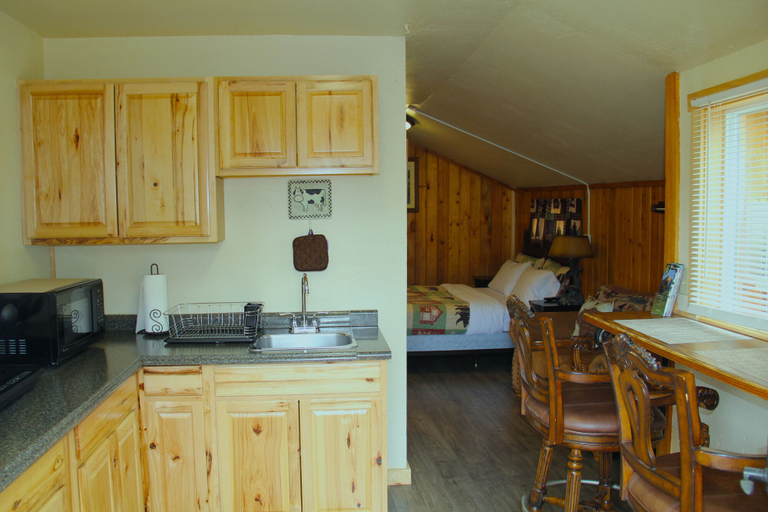 Others 5, Yellowstone's Treasure Cabins, Park