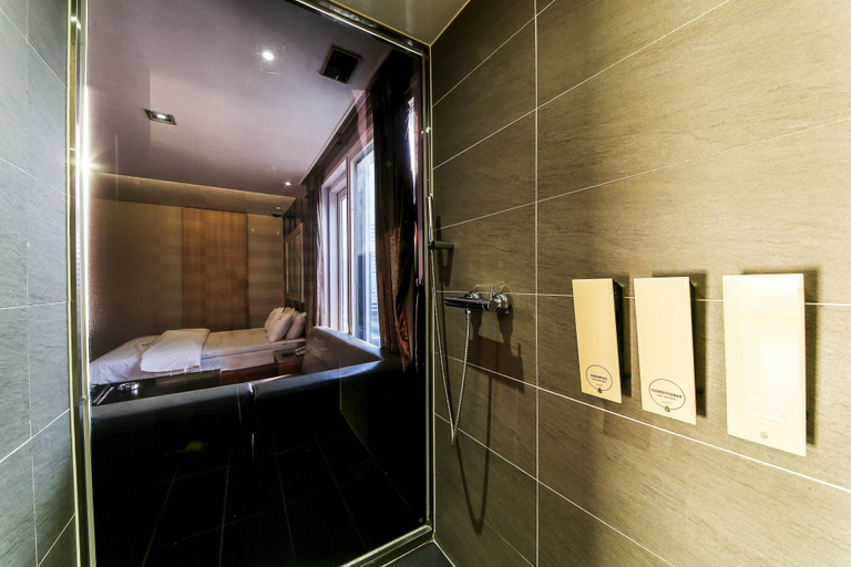 Bathroom 4, Arrietty Motel, Gyeongju