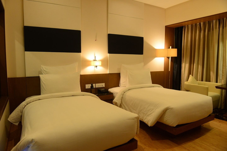Bedroom 3, Narayani Heights Hotel and Resort, Gandhinagar