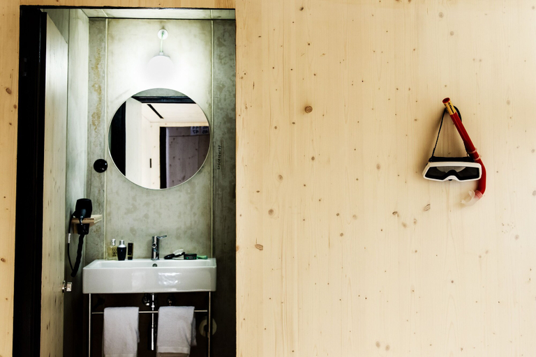 Bathroom 5, Zero Box Lodge Porto, Porto