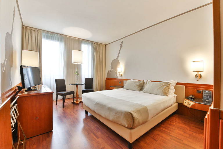 Bedroom 3, Hotel Leon d'Oro, Verona