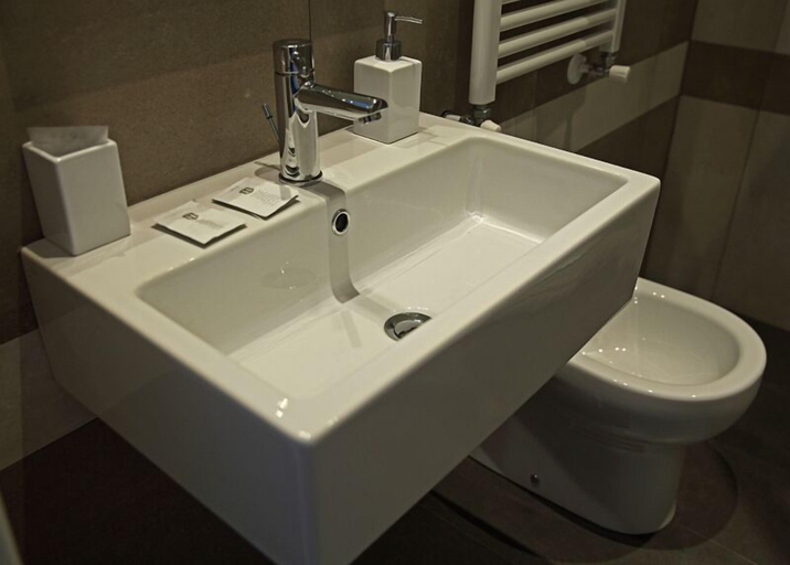 Bathroom 3, Maison Flaminio, Rome