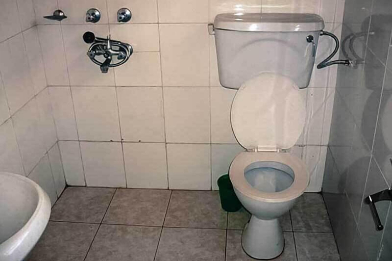 Bathroom, Tulivu Hostel, Arusha Urban