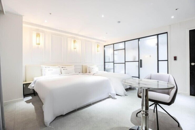 Bedroom 1, Hotel Luna, Hwaseong