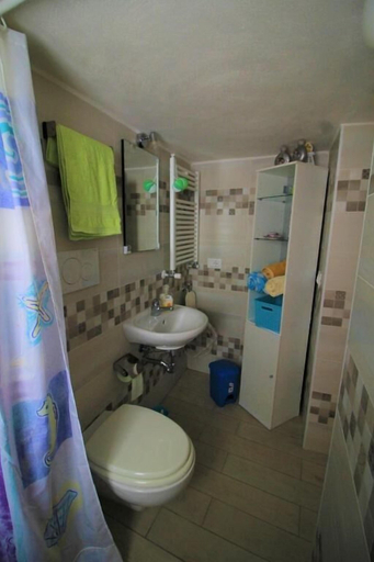 Bathroom 4, B&B U Mare Mio, Bari