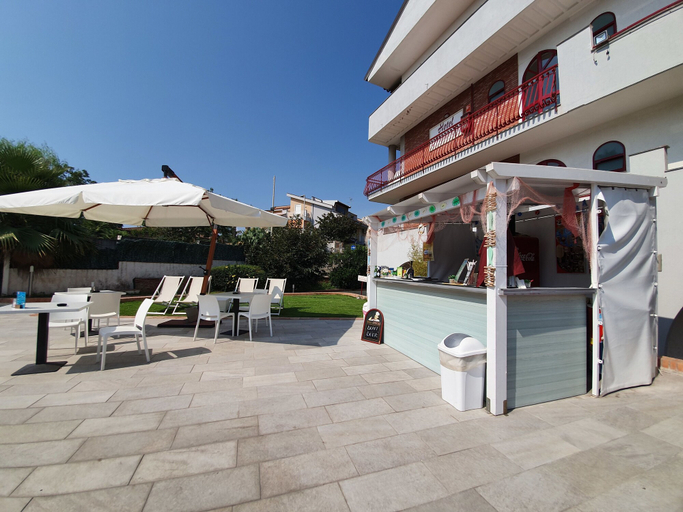 Exterior & Views 2, Hotel Alexander, Messina