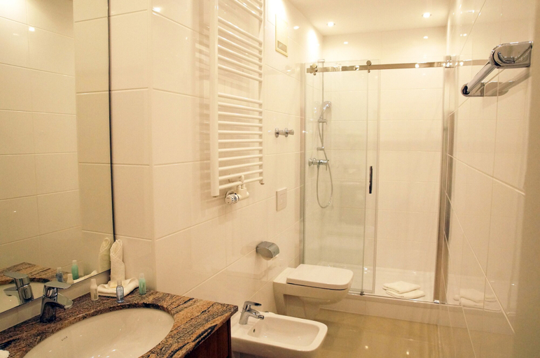 Bathroom 5, Schloss Hotel Wolfsbrunnen, Werra-Meißner-Kreis