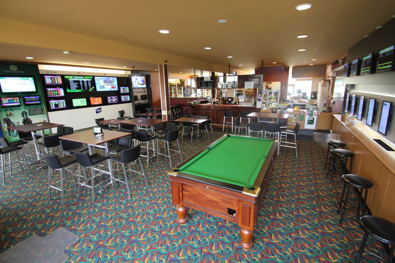 Food & Drinks 5, Rubicon Hotel Motel, Murrindindi - East