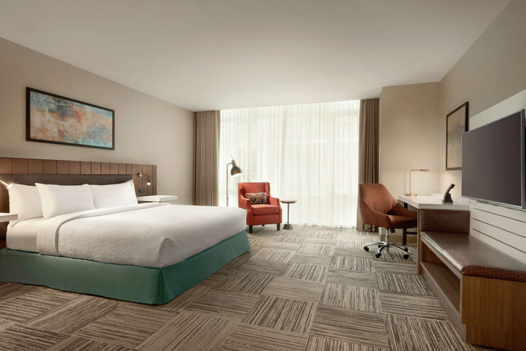 Bedroom 3, Hilton Garden Inn Chicago Downtown South Loop, Cook