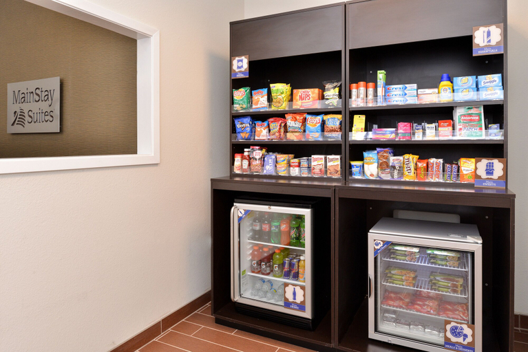 Food & Drinks 5, MainStay Suites Meridian - Bonita Lakes, Lauderdale