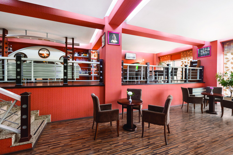 Food & Drinks 5, Days Hotel by Wyndham Baku, Baku