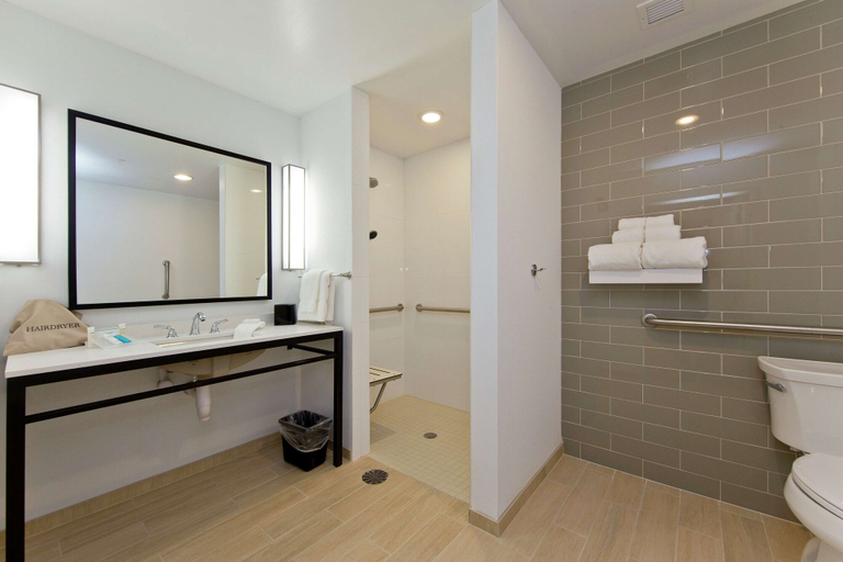 Bathroom 4, Hilton Garden Inn Martinsburg, Berkeley
