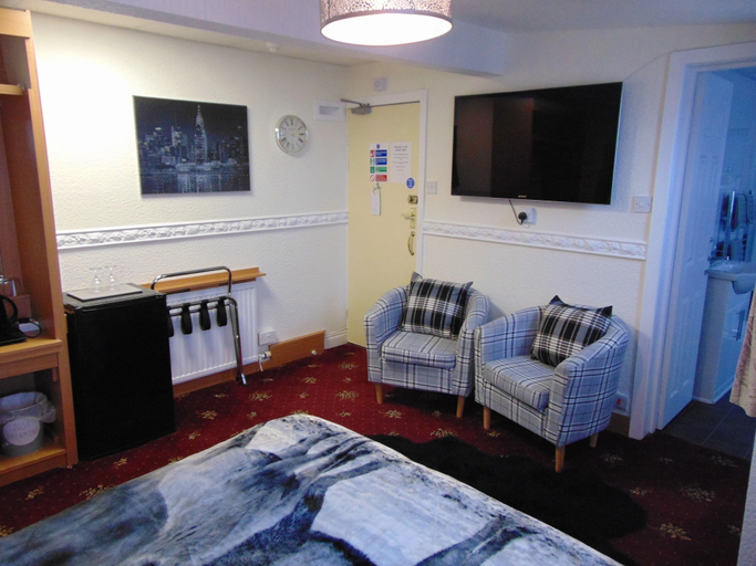 Others 5, The Golden Sands, Blackpool