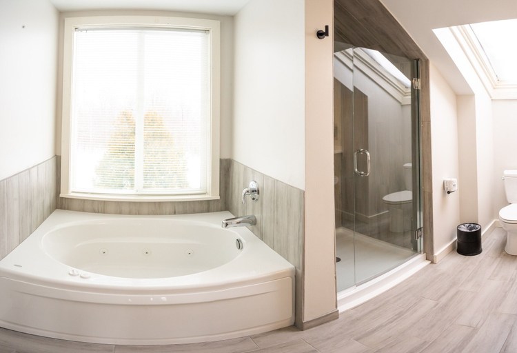 Bathroom 4, Mountain Inn at Killington, Rutland