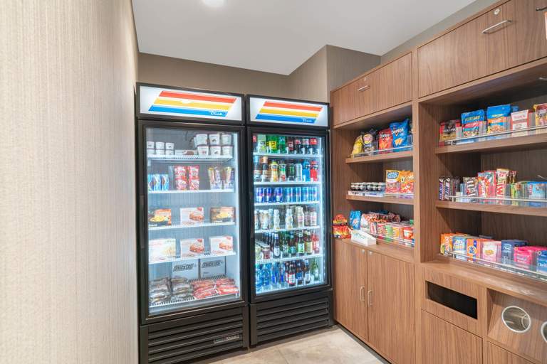 Food & Drinks 5, City Express by Marriott Denver Airport, Denver