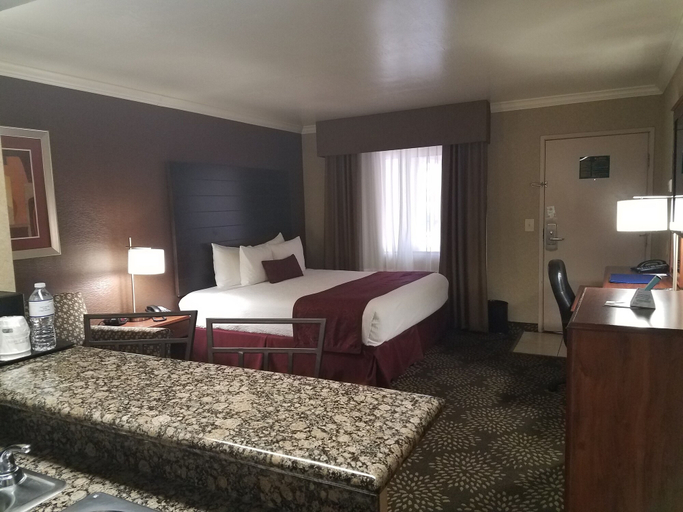 Bedroom 3, Best Western InnSuites Tucson Foothills Hotel & Suites, Pima
