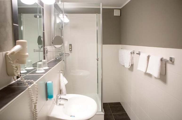 Bathroom 4, Comfort Hotel Tom Kyle, Kiel
