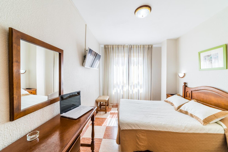Bedroom 4, Hotel Sevilla, Almería