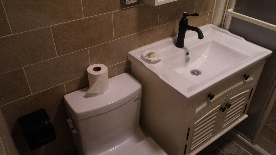 Bathroom 4, Sunshiny Castle, Tainan
