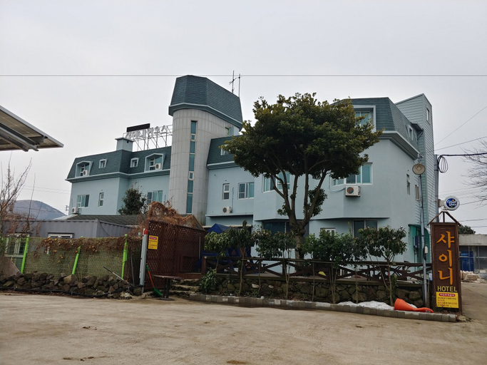 Exterior & Views 2, Shiny Hotel, Jeju