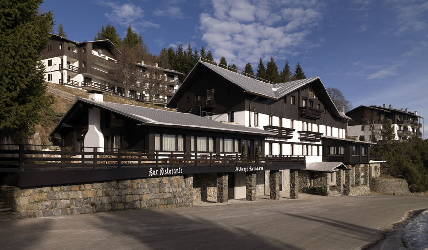 Exterior & Views 2, Albergo Ristorante Bucaneve, Biella