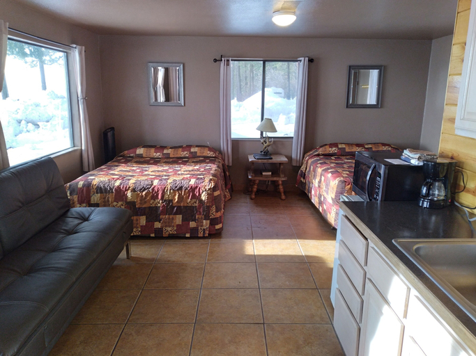 Bedroom 1, Silver Beach Resort, Yakima
