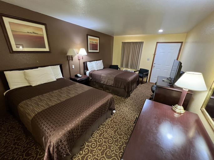 Bedroom 2, Southern Nights Motel, Scott