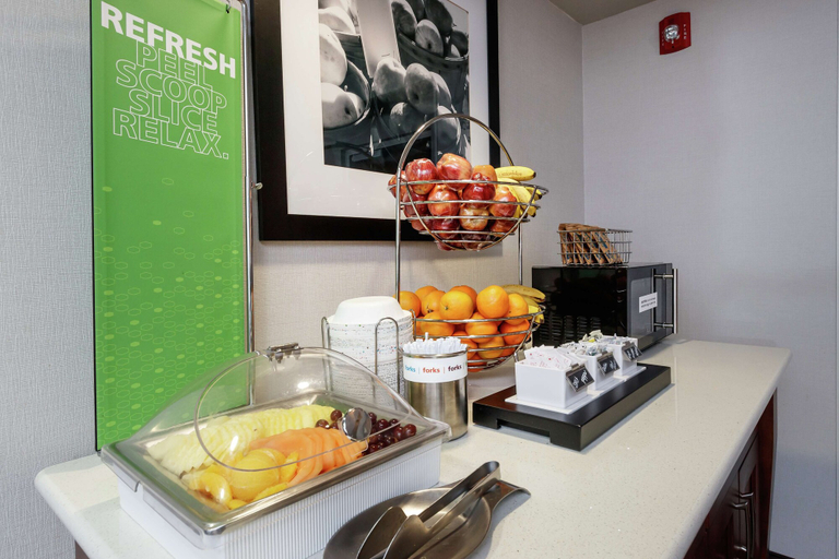 Food & Drinks 5, Hampton Inn & Suites Navarre, Santa Rosa