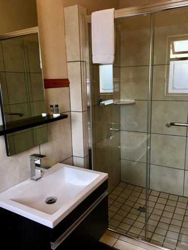 Bathroom 3, Dunvegan Execu Lodge, Ekurhuleni