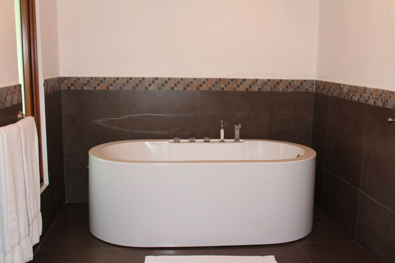 Bathroom 4, Casa Grande Bambito Resort, Bugaba