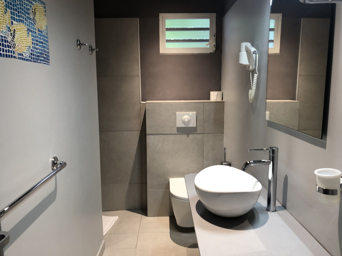 Bathroom 4, Habitation Grande Anse, Deshaies