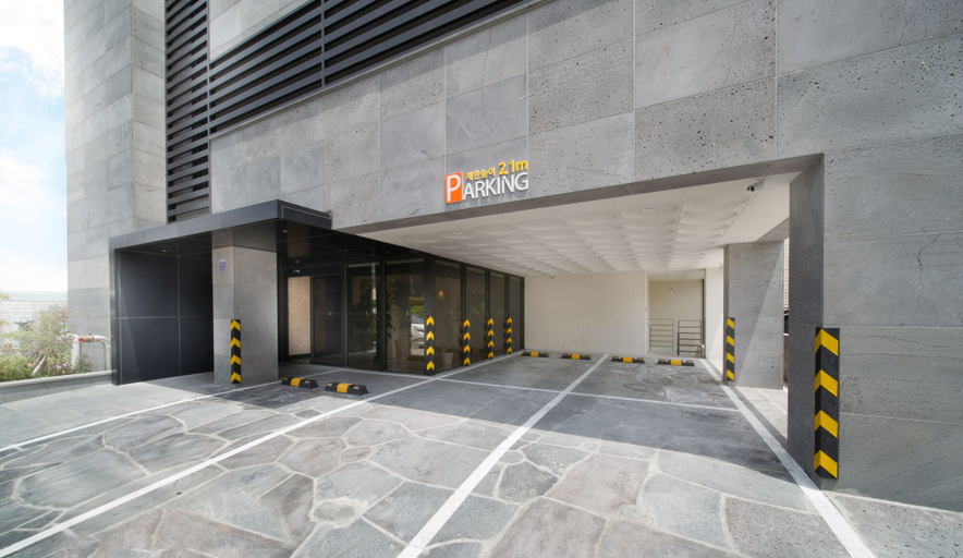 Exterior & Views 2, Hotel Pino, Seogwipo