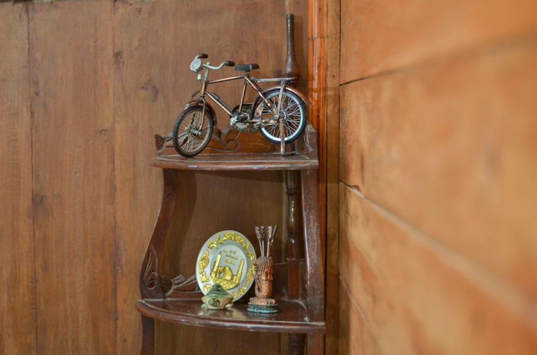Others 5, Waiki Rumah Kayu, Bantul
