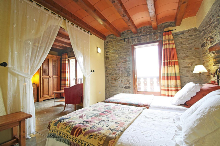 Bedroom 3, Mas D'en Roqueta, Lleida