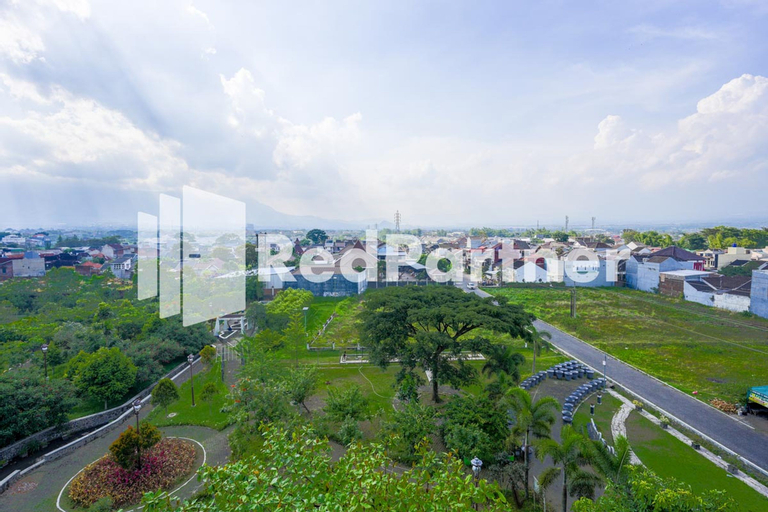 Exterior & Views 29