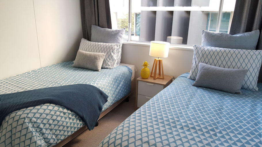 Bedroom 3, Wyuna Beachfront Holiday Apartments, Gold Coast